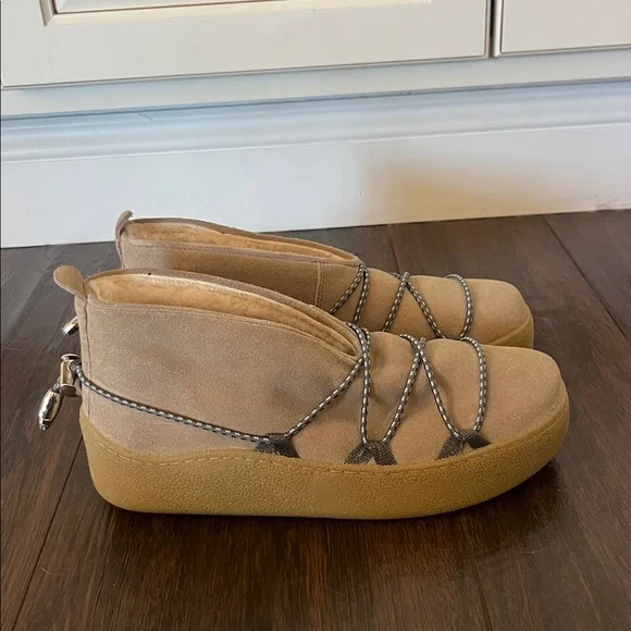 NWT Free People Snowdrop Genuine Shearling Boot - Picture 3 of 9